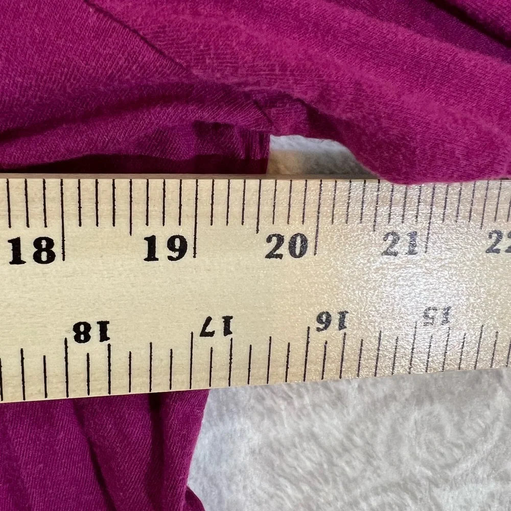 OLD MAVY FUSCIA MATERNITY XL TOP FAIR TWO TINY HOLES TIE WASTE CUTE ADORABLE 727